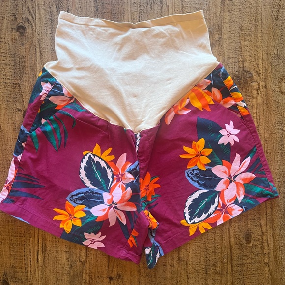 Old Navy Pants - Maternity Floral Women's Shorts “Old Navy” sz 12